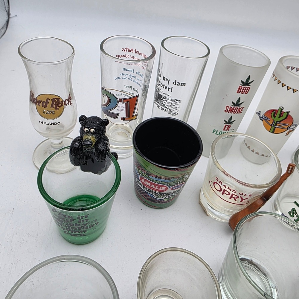 Lot of 25 Vintage Souvenir Shot Glasses Hard Rock Cafe Grand Ole Opry Travel H4 - Picture 7 of 16